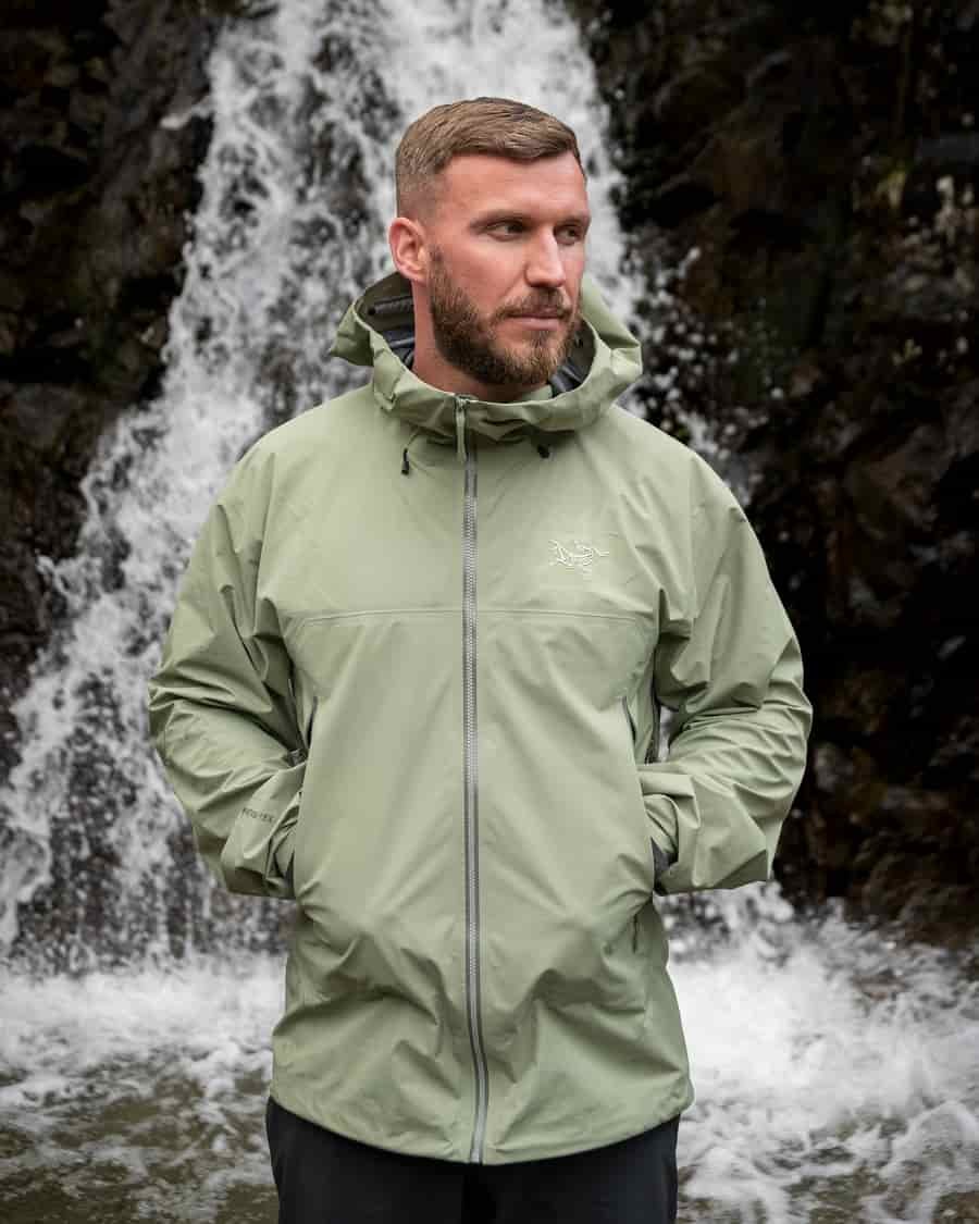 ARC’TERYX BETA LIGHTWEIGHT GORE-TEX JACKET